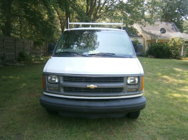 Chevrolet Express 2000 photo 3