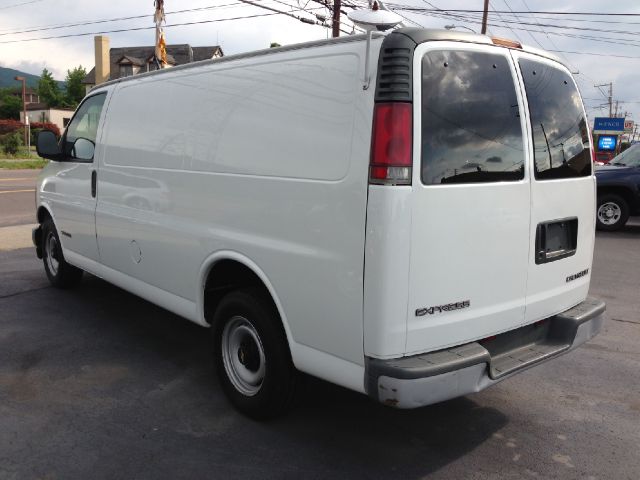 Chevrolet Express 2000 photo 5