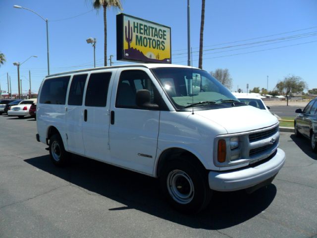 Chevrolet Express 2000 photo 3