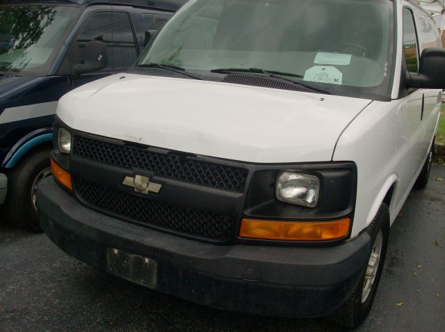 Chevrolet Express 2000 photo 3