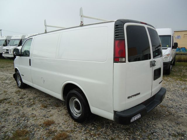 Chevrolet Express 2000 photo 3