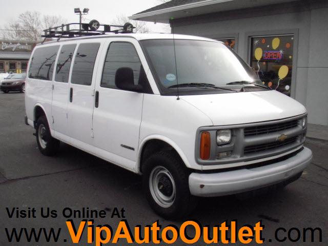 Chevrolet Express 2000 photo 1