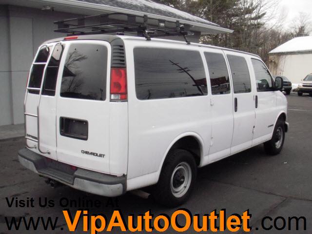 Chevrolet Express 2000 photo 2