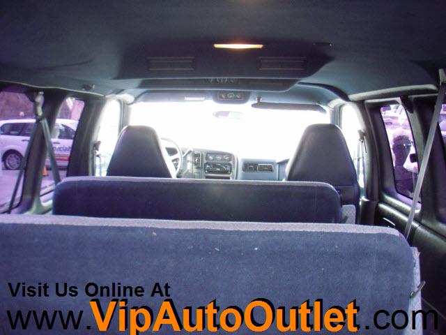 Chevrolet Express 2000 photo 5