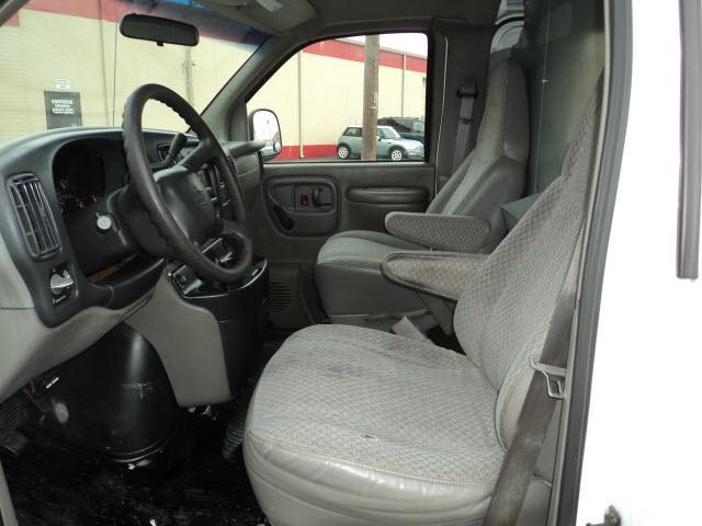 Chevrolet Express 2000 photo 4