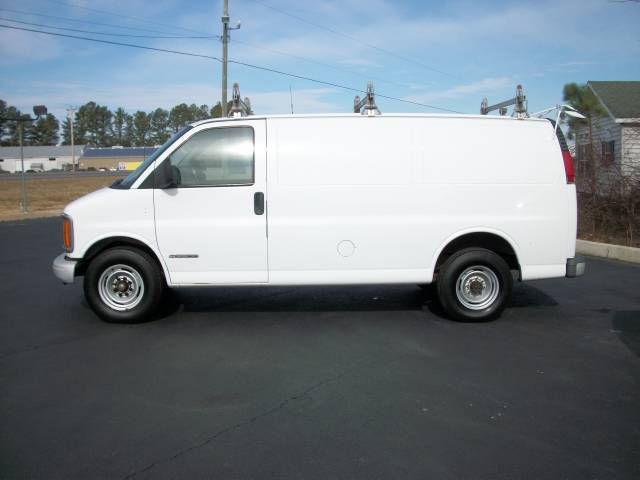 Chevrolet Express 2000 photo 1