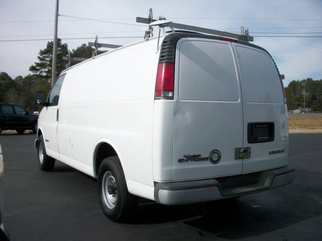 Chevrolet Express 2000 photo 2