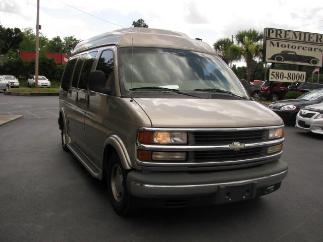 Chevrolet Express 2000 photo 2