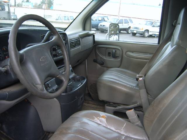 Chevrolet Express 2000 photo 4