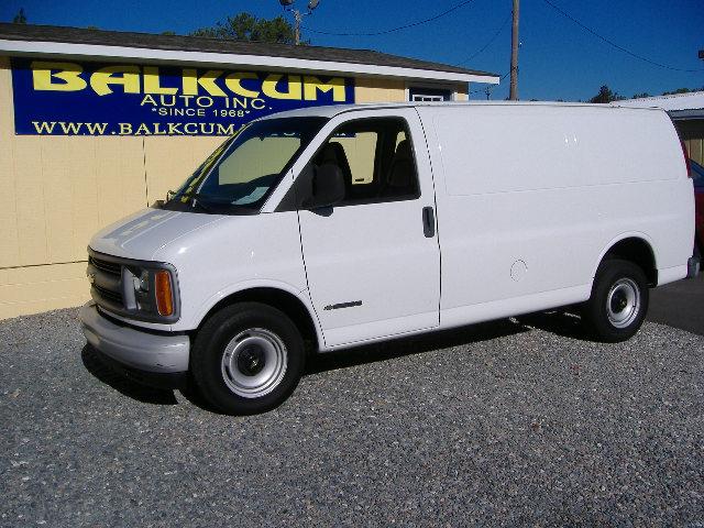 Chevrolet Express 2000 photo 1