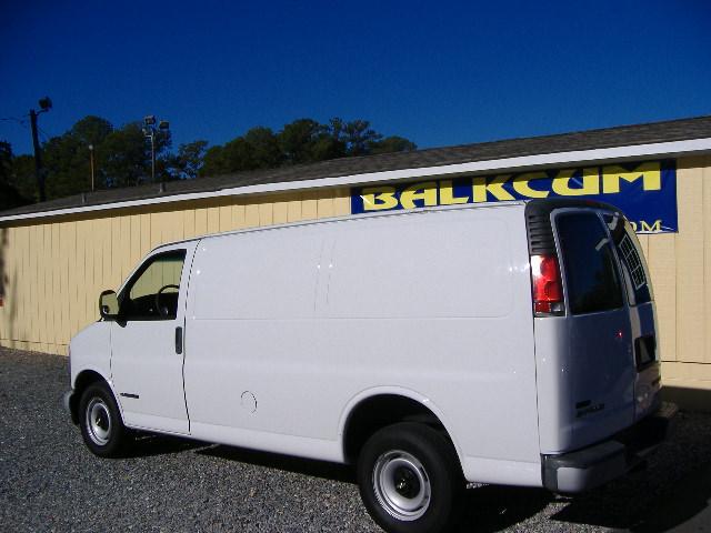 Chevrolet Express 2000 photo 2