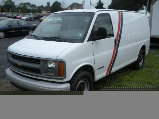 Chevrolet Express 2000 photo 2