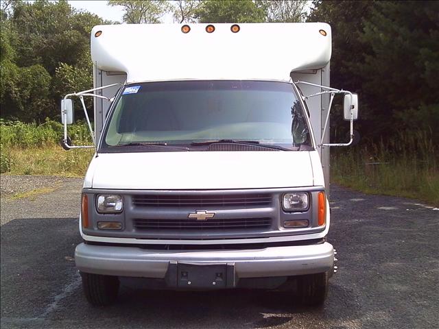 Chevrolet Express 2001 photo 3