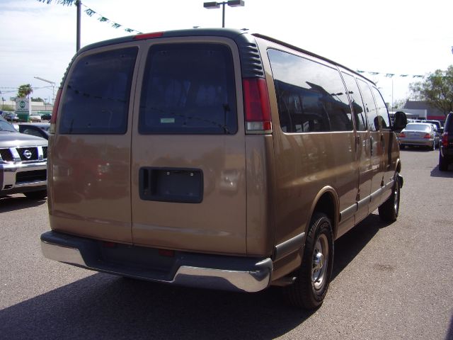 Chevrolet Express Ls/5.3l/3rd ROW Passenger Van