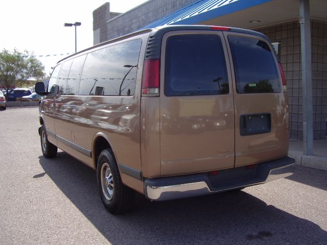 Chevrolet Express 2001 photo 1