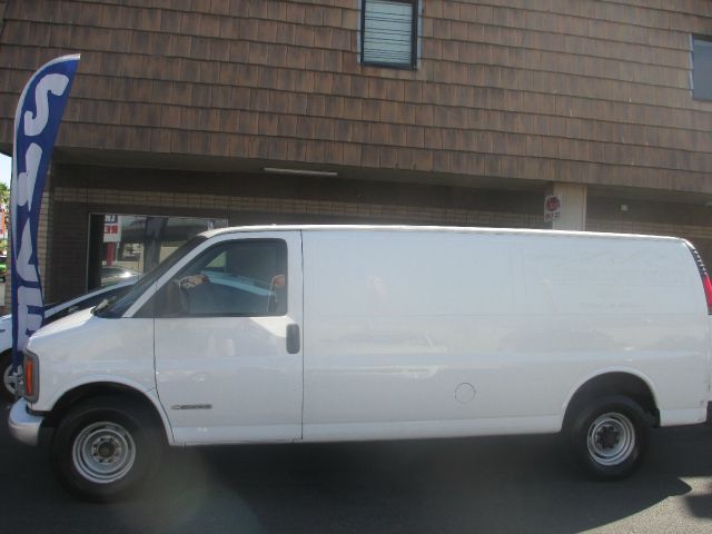 Chevrolet Express Club Cab 155 WB HD 4WD Passenger Van