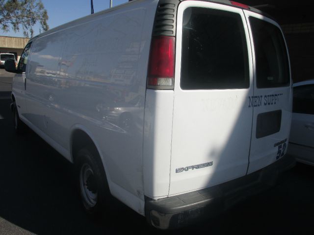 Chevrolet Express 2001 photo 2