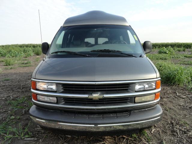 Chevrolet Express 2001 photo 1