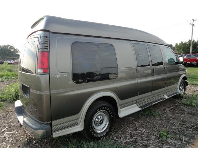 Chevrolet Express 2001 photo 4