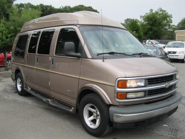 Chevrolet Express 2001 photo 3