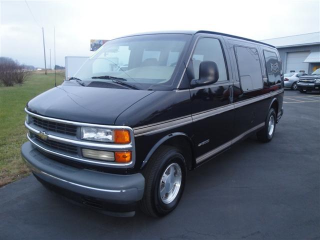 Chevrolet Express 2001 photo 1