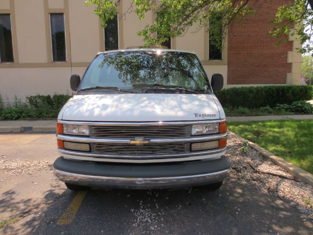 Chevrolet Express 2001 photo 4