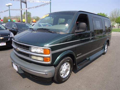 Chevrolet Express 2001 photo 1