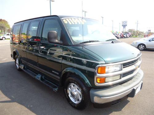 Chevrolet Express 2001 photo 2