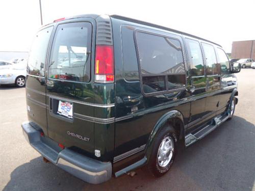 Chevrolet Express 2001 photo 3