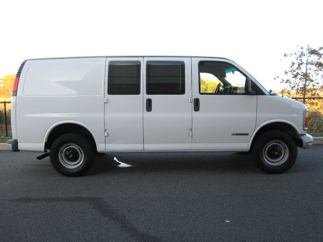 Chevrolet Express 2001 photo 1