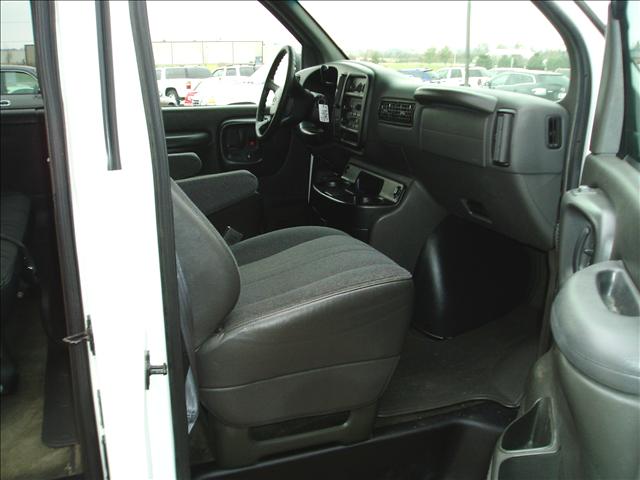 Chevrolet Express 2001 photo 4