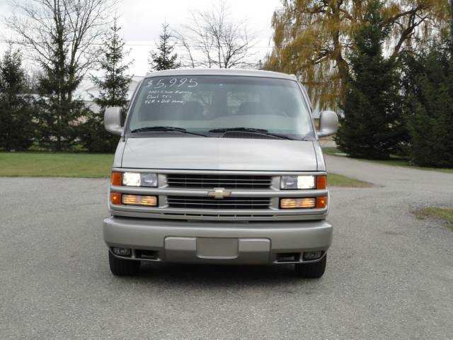 Chevrolet Express 2001 photo 1