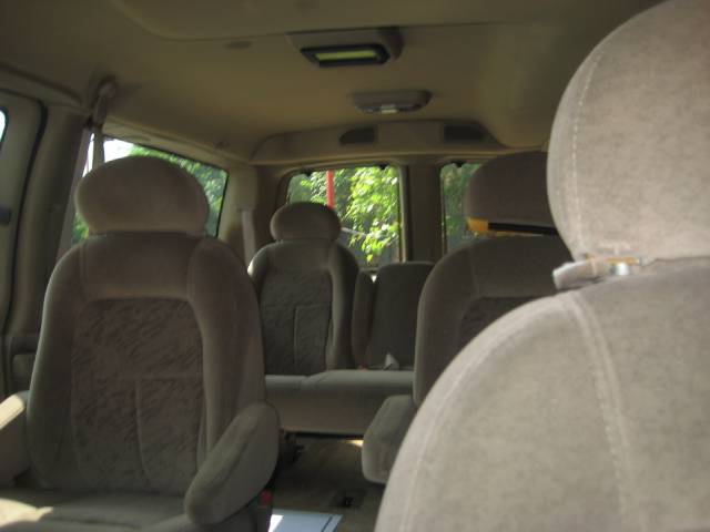 Chevrolet Express 2001 photo 2