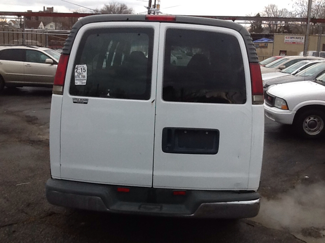 Chevrolet Express 2001 photo 1