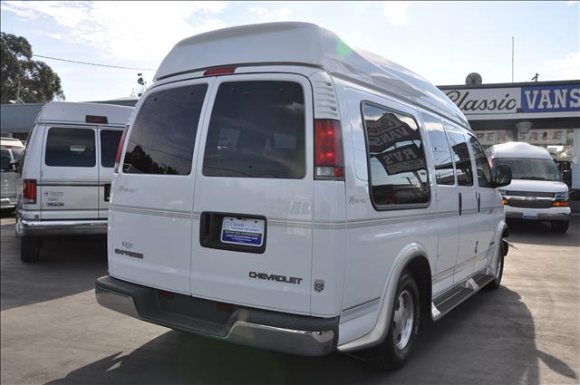 Chevrolet Express 4dr Sdn I4 Passenger Van