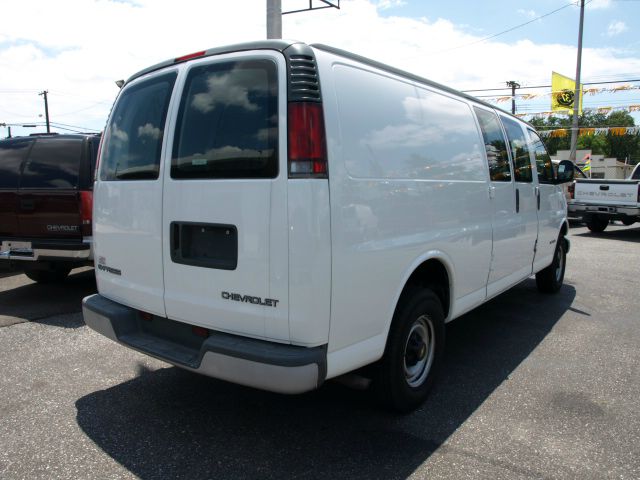 Chevrolet Express Club Cab 155 WB HD 4WD Passenger Van