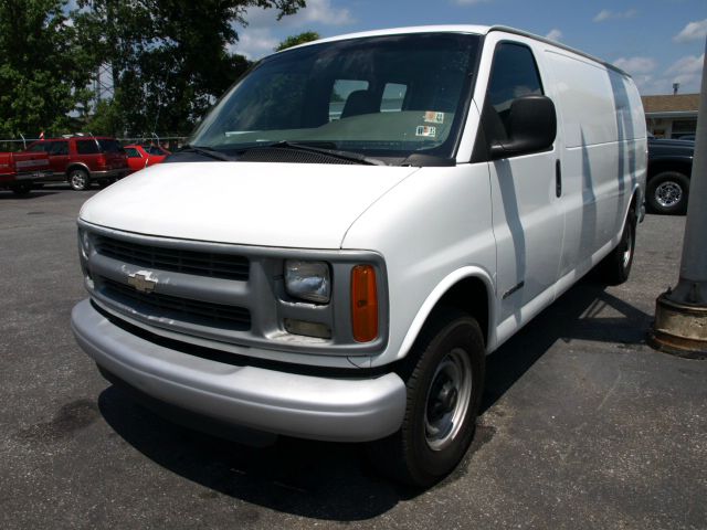 Chevrolet Express 2001 photo 3