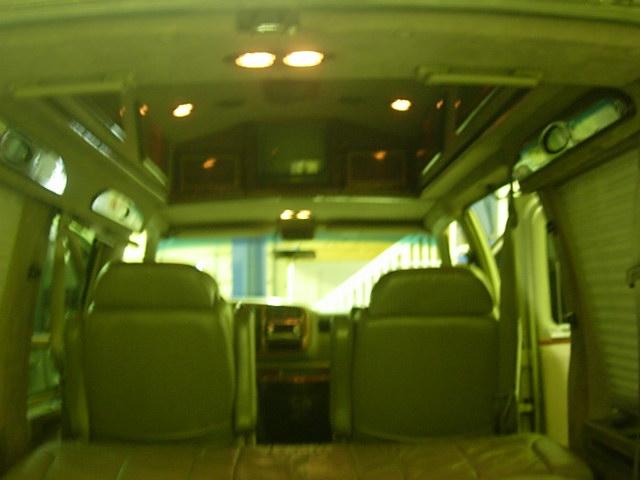 Chevrolet Express 2001 photo 1