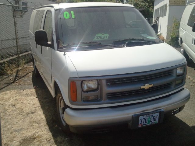 Chevrolet Express 2001 photo 2