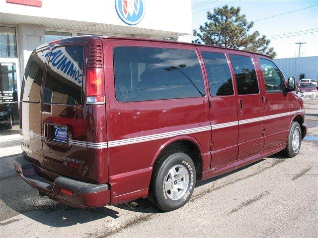 Chevrolet Express 2001 photo 1