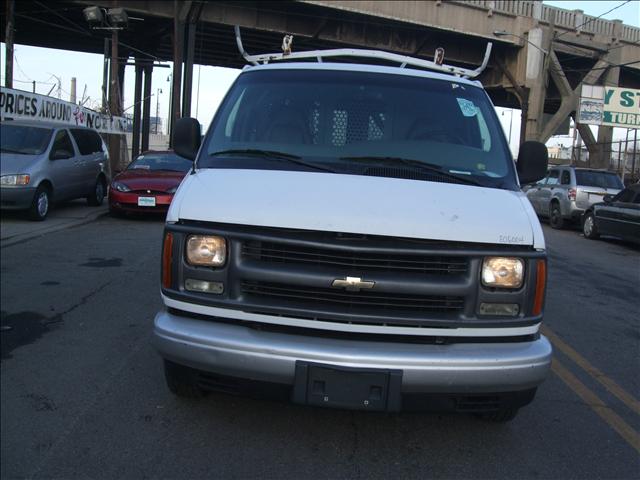 Chevrolet Express 2001 photo 1