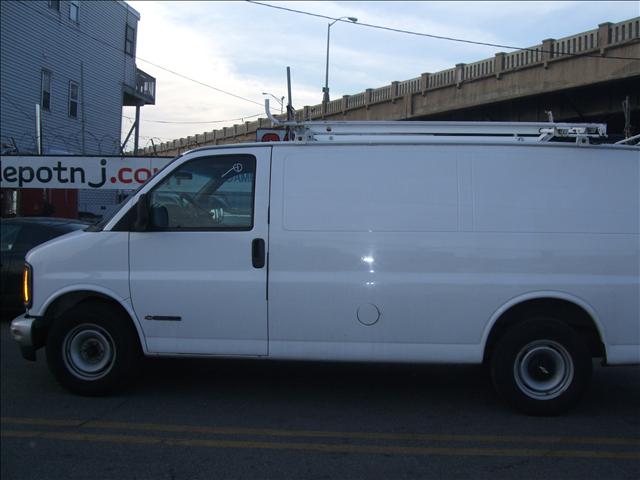 Chevrolet Express 2001 photo 3