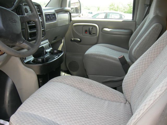 Chevrolet Express 2001 photo 1