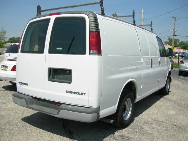 Chevrolet Express 2001 photo 3