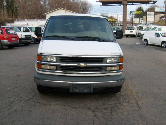 Chevrolet Express 2001 photo 1