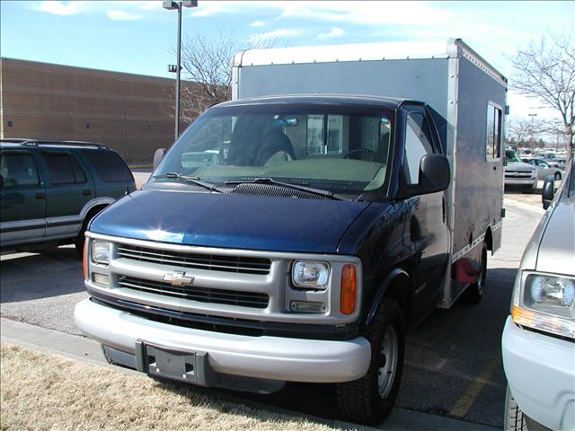 Chevrolet Express 2001 photo 1