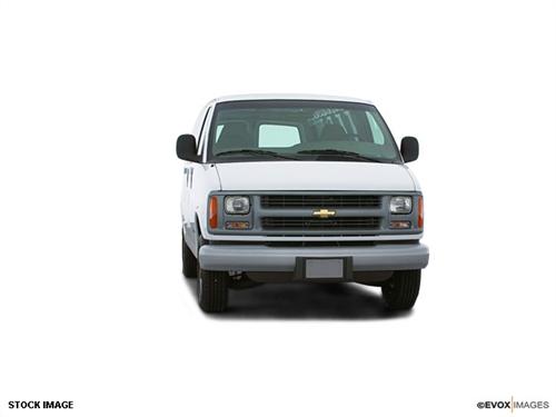 Chevrolet Express 2001 photo 2