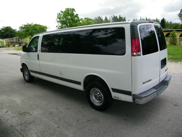 Chevrolet Express 2001 photo 0