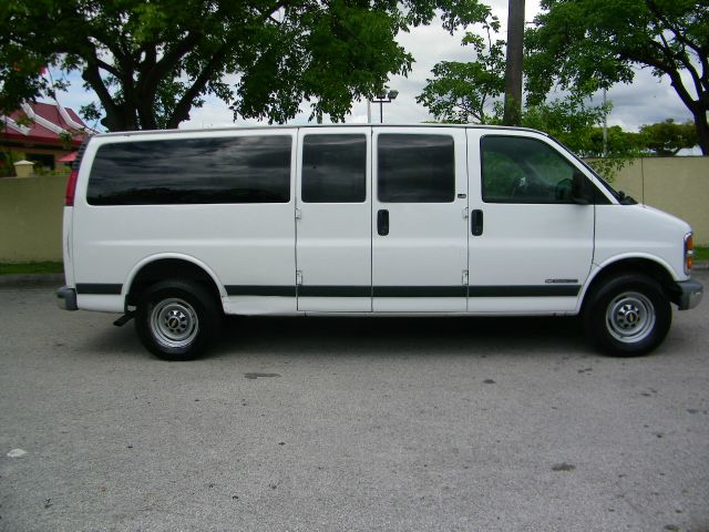 Chevrolet Express 2001 photo 3