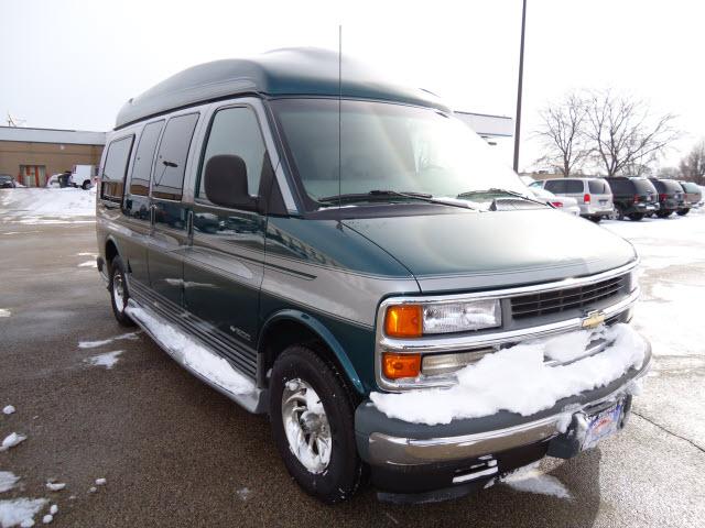 Chevrolet Express 2001 photo 1